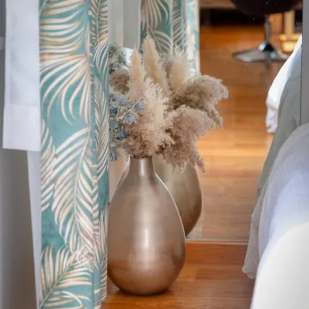 Virginie F2 Et Agreable Avec Parking !