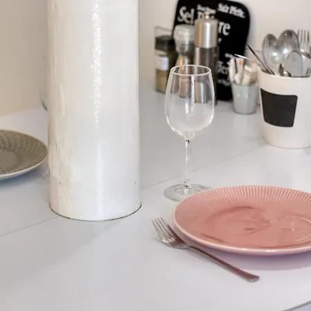 Virginie F2 Et Agreable Avec Parking ! Rouen