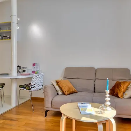 Virginie F2 Et Agreable Avec Parking !