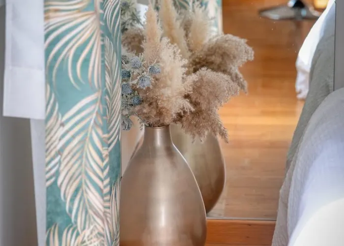 Virginie F2 Et Agreable Avec Parking !