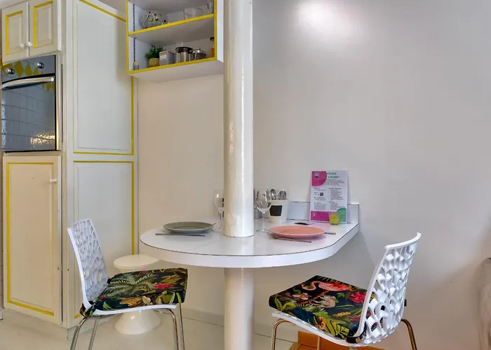 Virginie F2 Et Agreable Avec Parking ! * Rouen